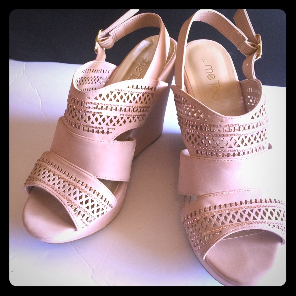 🌸 Me Too cream wedges🌸